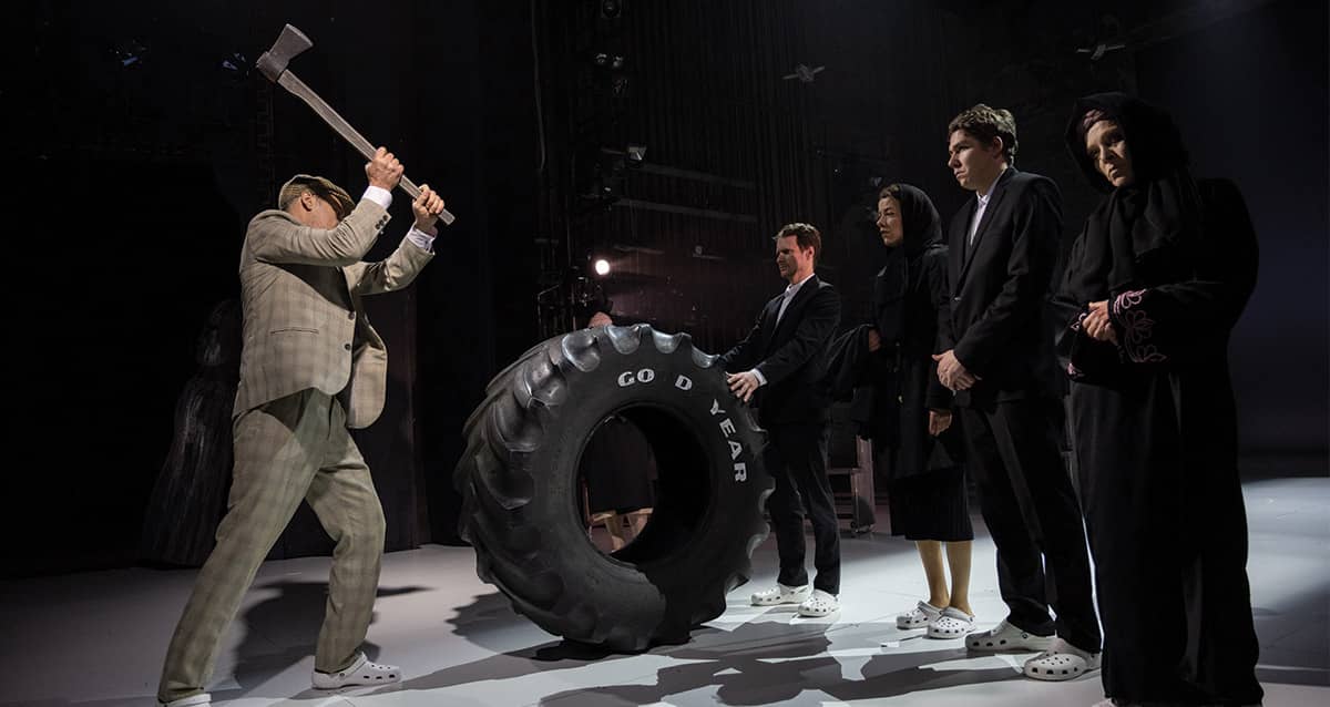 Kolm matust ja kaks pulma | Liepāja teater