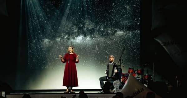 "Šikk. Šarms. Prantsusmaa." Duo MEDIANTE & Jānis Rolmanis