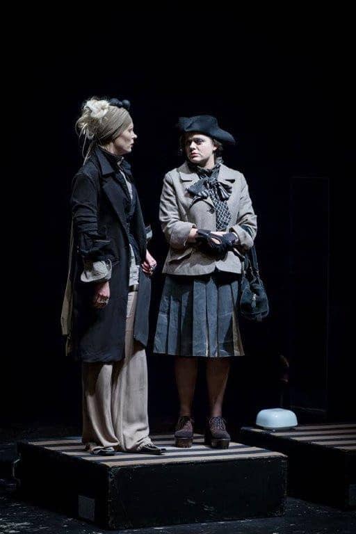 Piliesi teatri etendus ''Kaks preilit põhja poole''