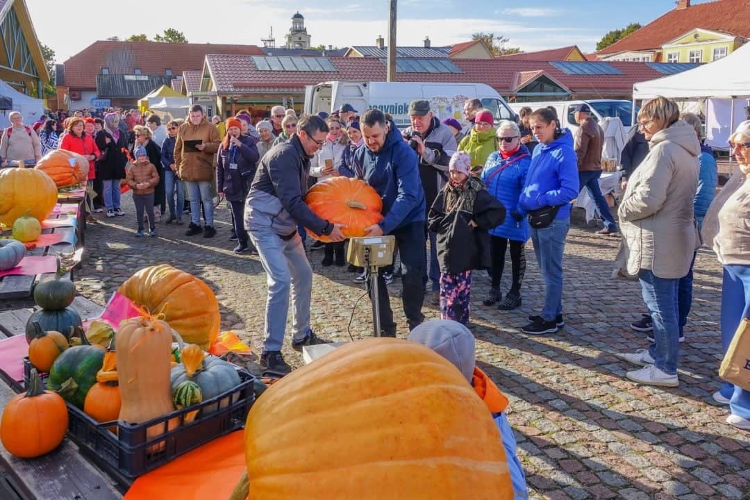 Kõrvitsapüha Vanalinna turuplatsil