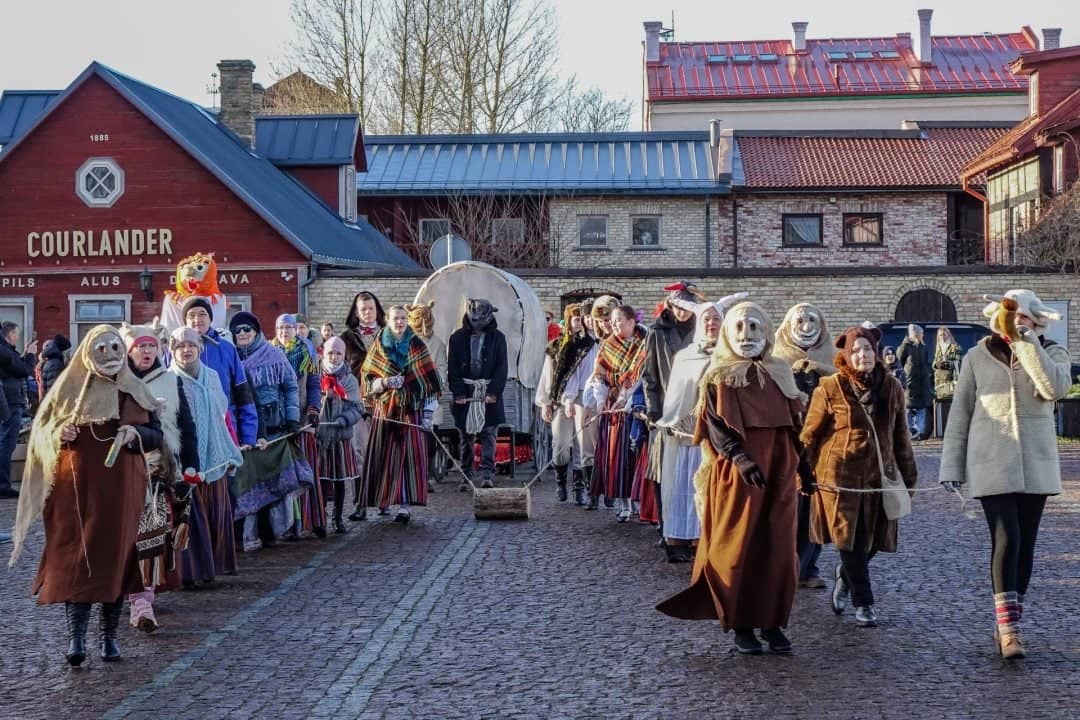 Pakku vedamine ja talvise pööripäeva sündmused