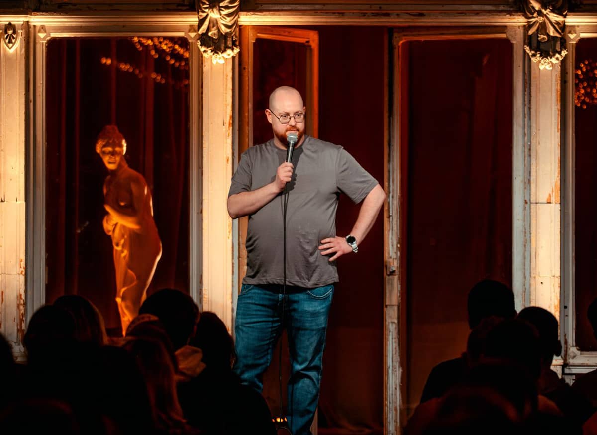 Koomik Aleksandr Guzenko stand-up-komöödia „Tunnete impeerium”