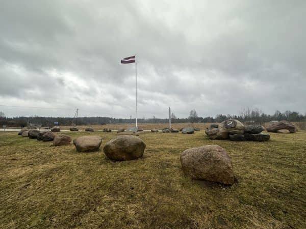 Kutsume asetama küünal Renda mälestuspaika