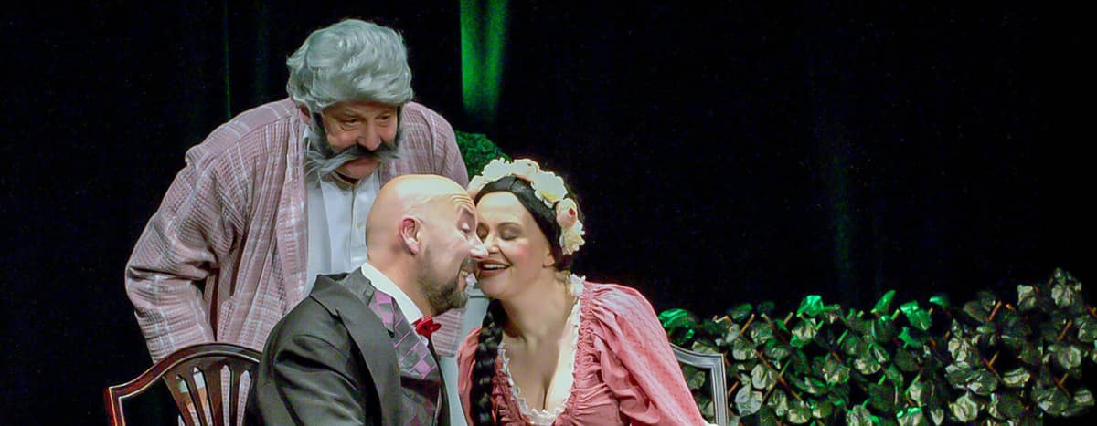 Utena kammerteatri lavastus "Piršlybos"